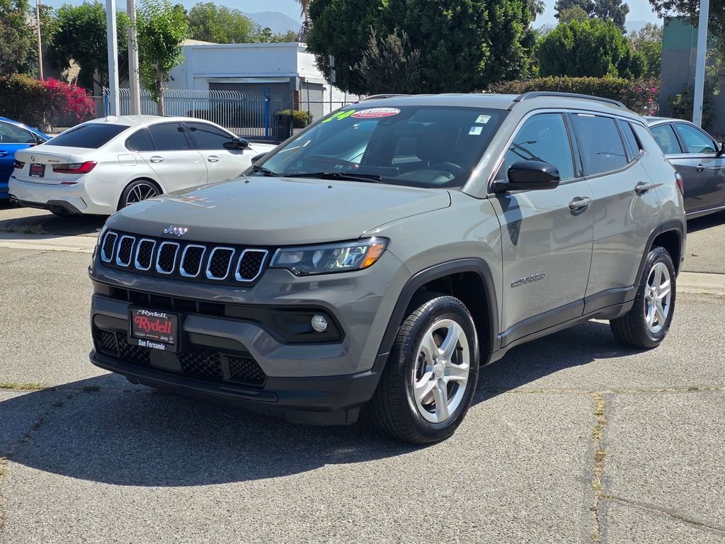 Certified Used 2024 Gray Jeep Latitude image 10