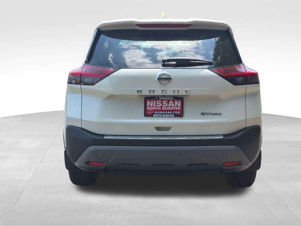 Certified Used 2021 Pearl White Nissan SV image 10