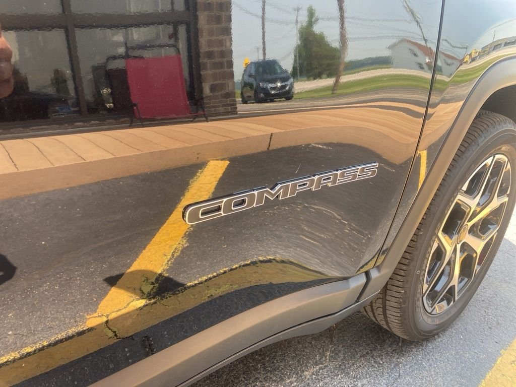 2025 Jeep Compass Limited - Photo 8