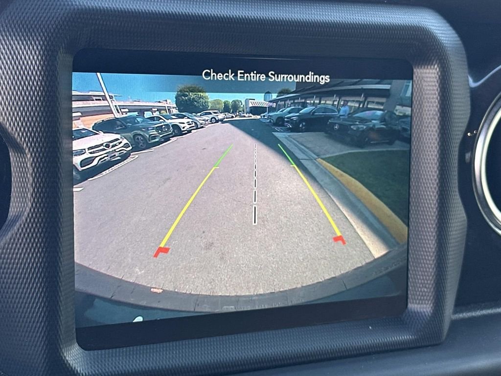 Used 2020 Crystal Metallic Jeep Unlimited Sahara Altitude image 22