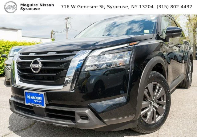 2022 Nissan Pathfinder SV