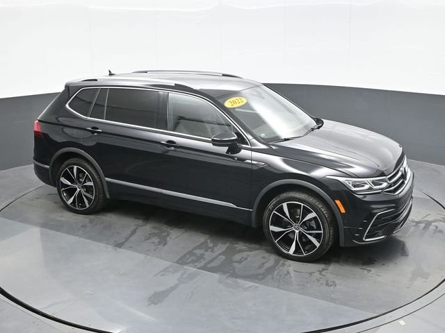 Used 2022 Black Volkswagen 2.0T SEL R-Line image 15