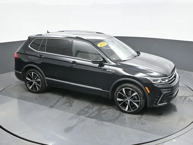 Used 2022 Black Volkswagen 2.0T SEL R-Line image 15
