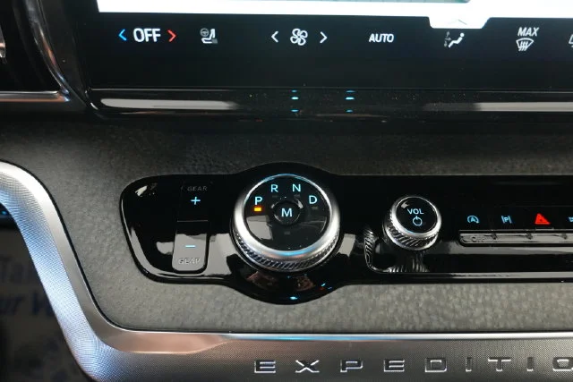 New 2027 Agate Black Metallic Ford Tremor® image 16