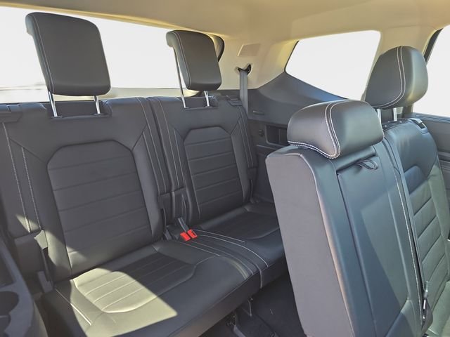 Used 2021 Black Volkswagen SEL Premium image 16