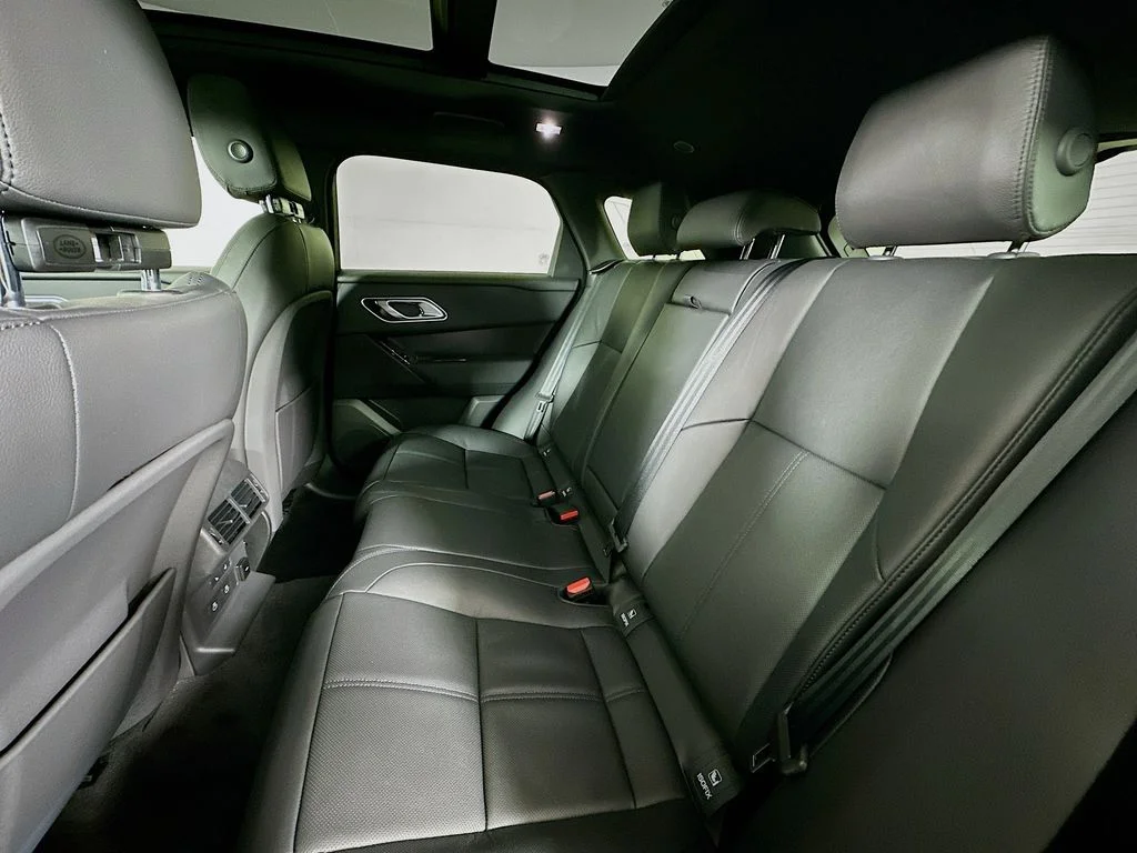 Used 2026 Zadar Gray Premium Metallic Land Rover Dynamic SE image 23