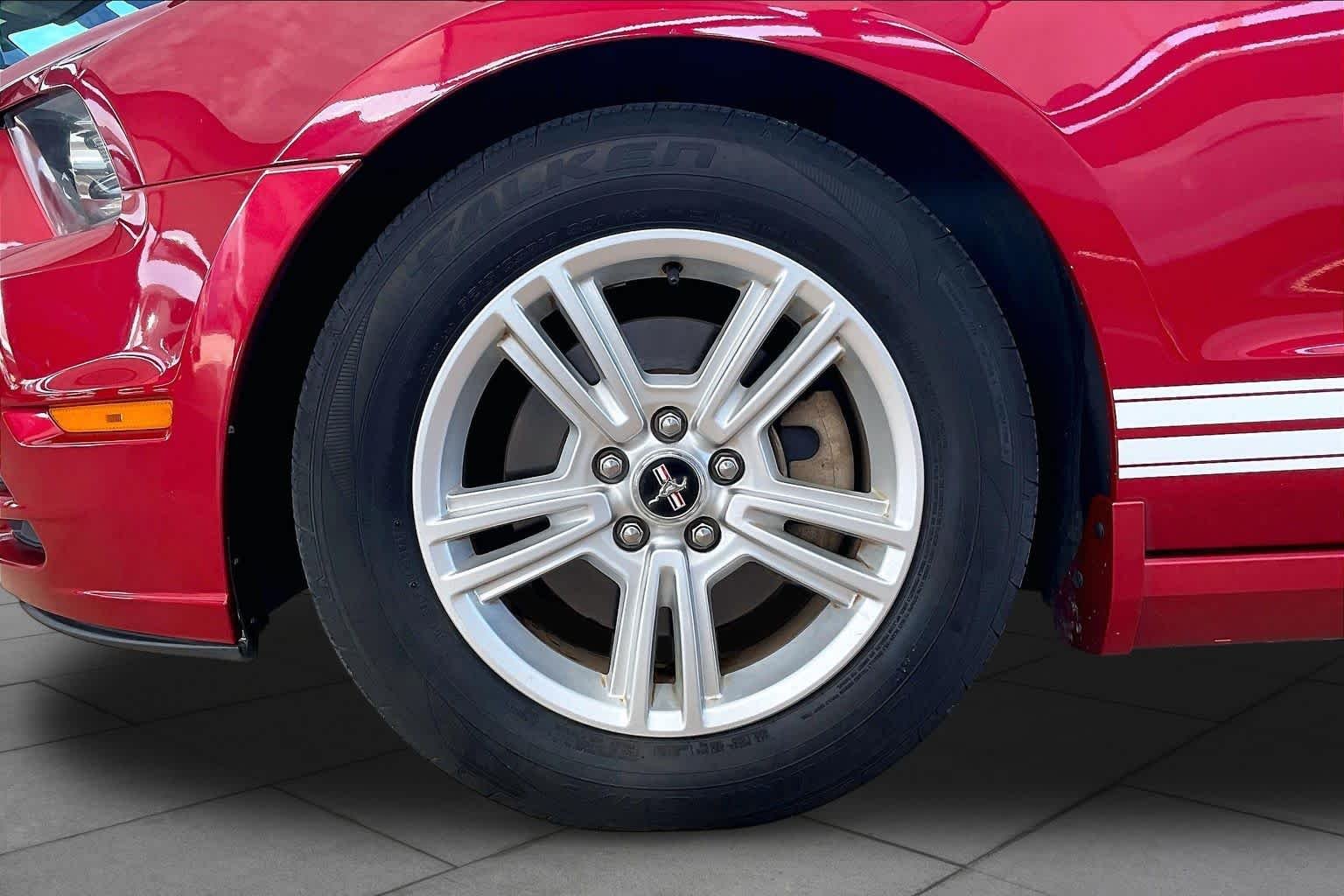 Used 2013 Red Candy Metallic Tinted Clearcoat Ford V6 image 11
