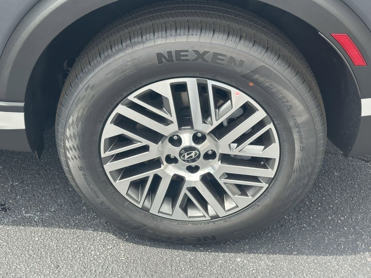 New 2026 Ecotronic Gray Pearl Hyundai SEL Premium 7P image 17