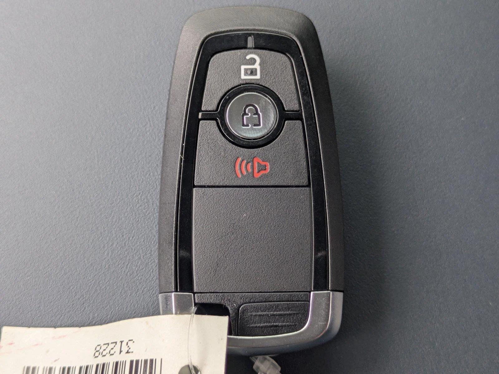 New 2026 Azure Gray Metallic Tri-Coat Ford XLT image 32