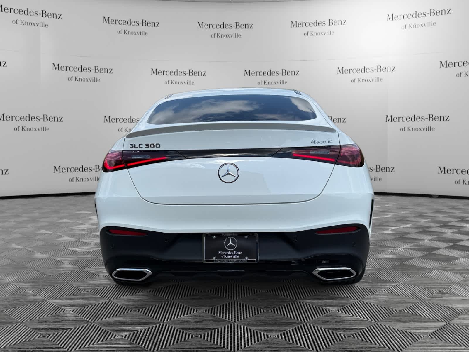 New 2027 Polar White Mercedes-Benz GLC 300 image 4