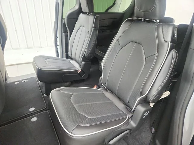 2026 Chrysler Pacifica Limited - Photo 27