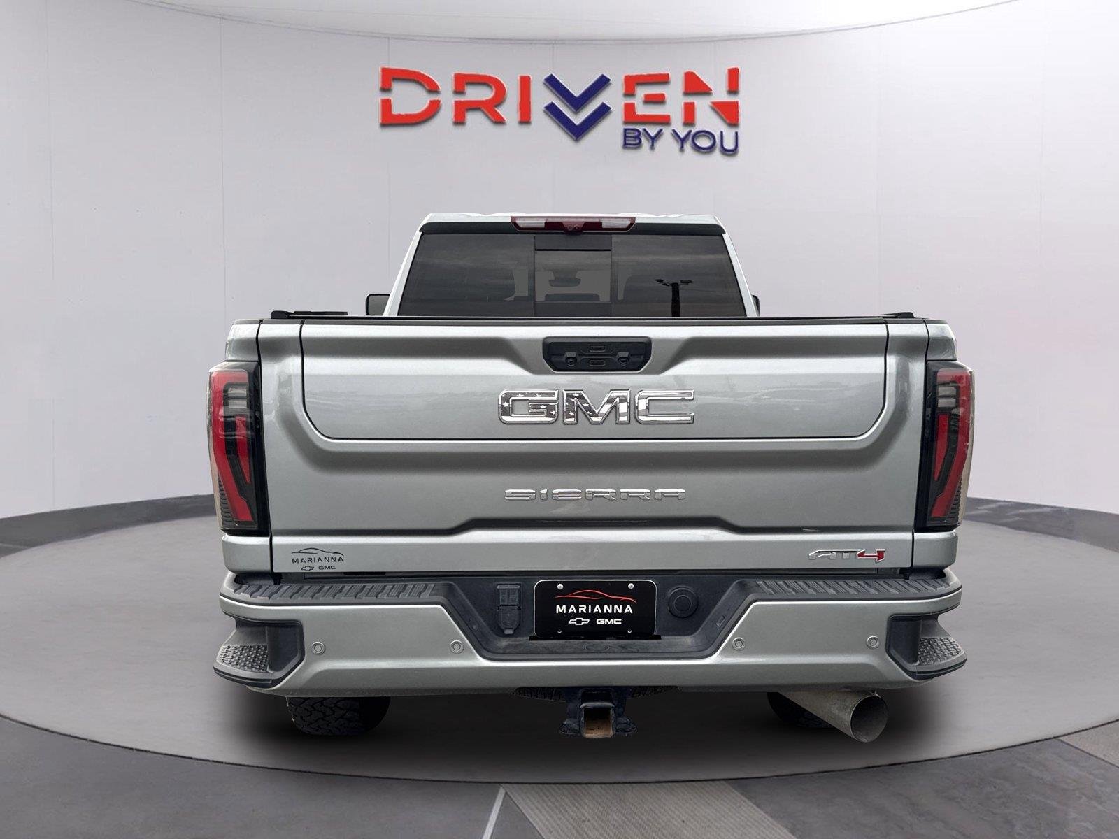 Used 2025 Sterling Metallic GMC AT4 image 5
