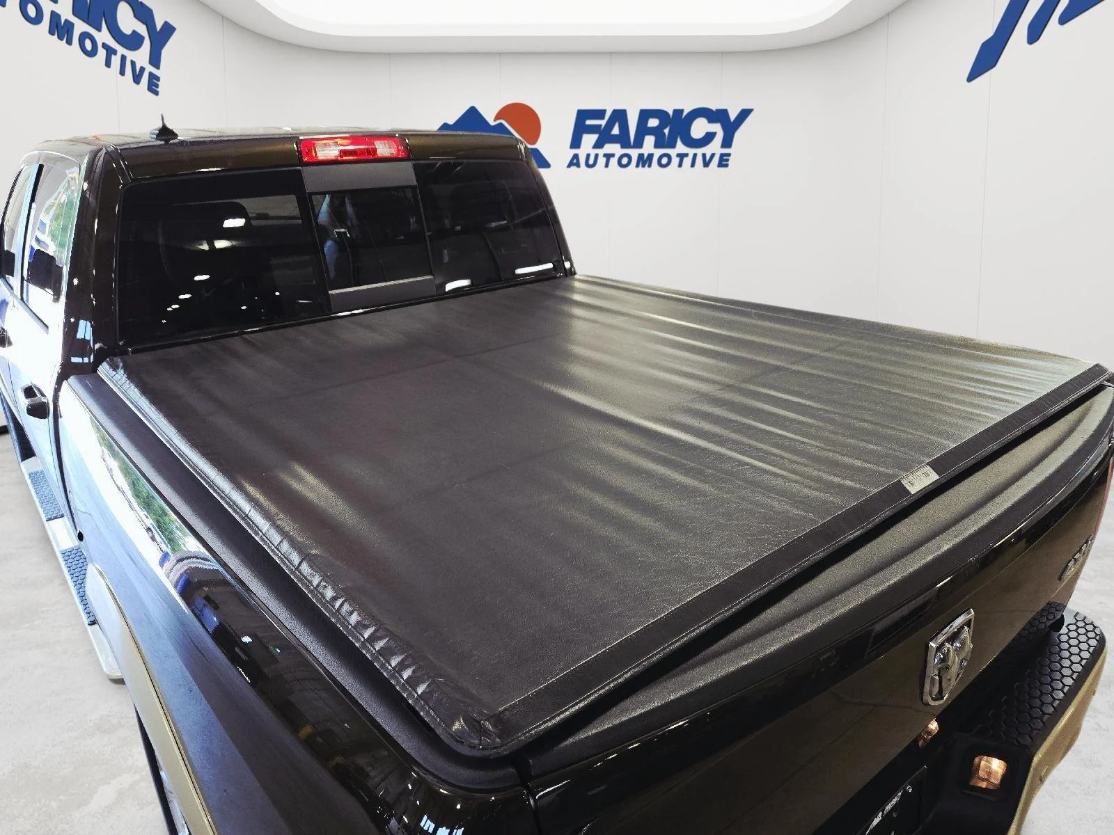 Used 2014 Black Gold Pearlcoat Ram Longhorn image 40
