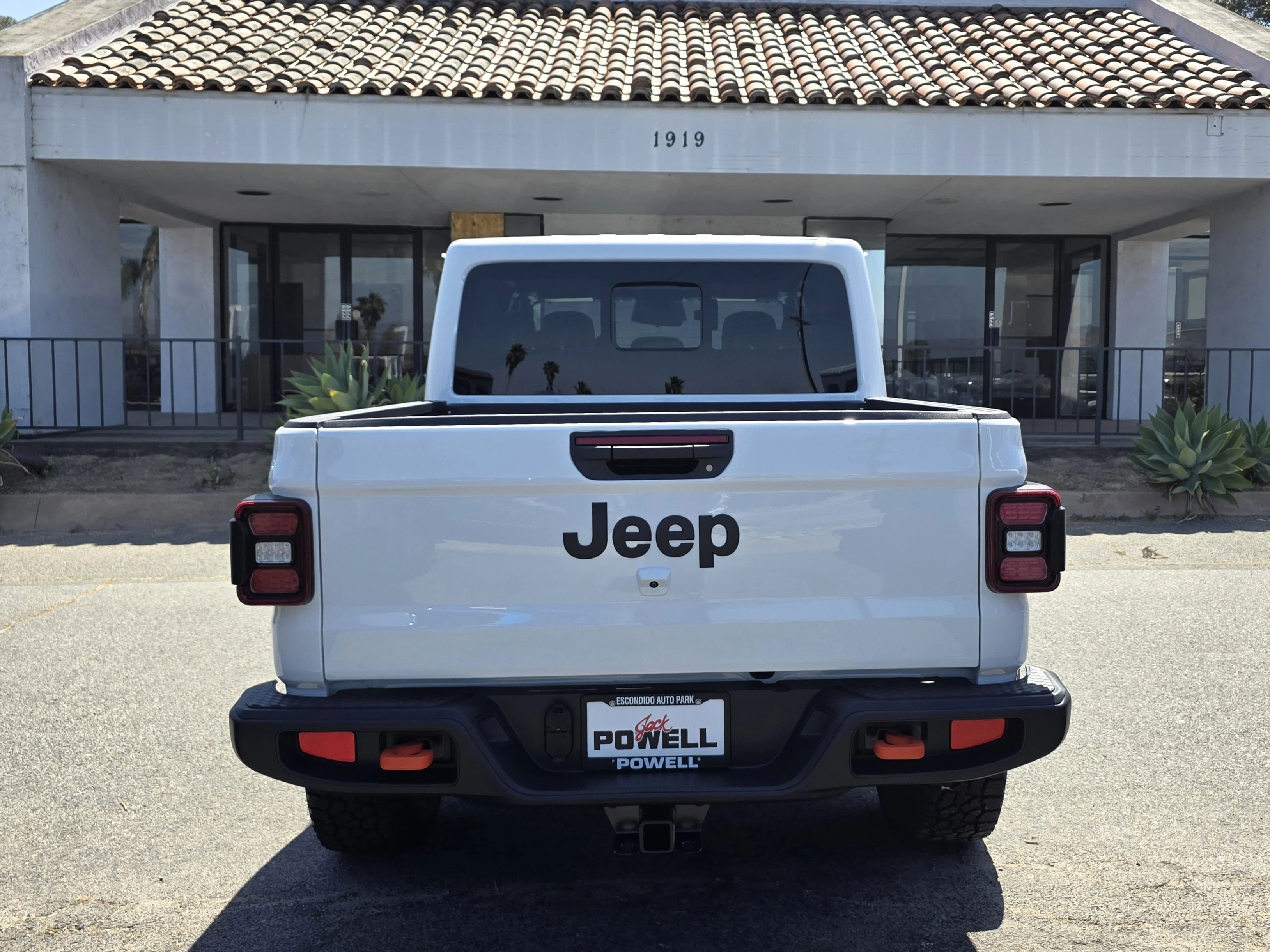 New 2026 Bright White Clearcoat RAM Tradesman image 20