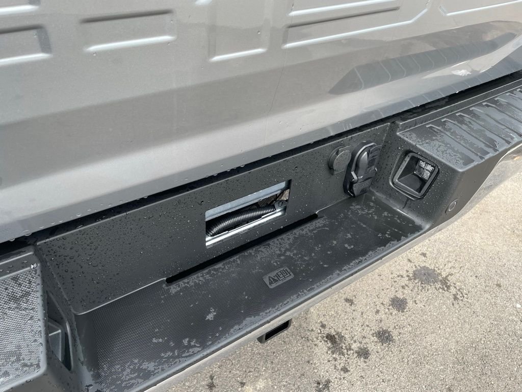Used 2025 Silver Ford XLT image 18