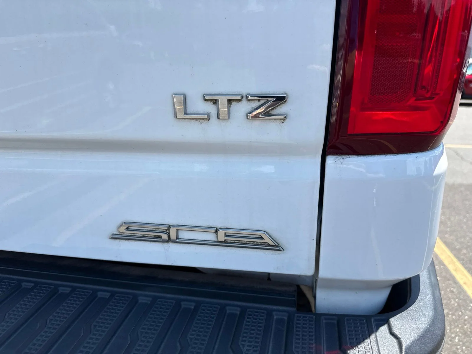 Used 2019 White Chevrolet LTZ image 3