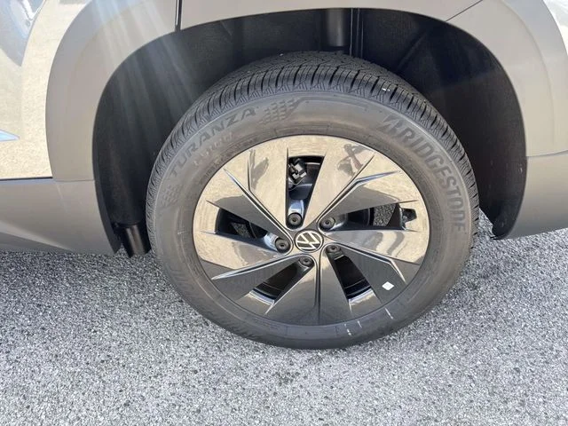 New 2027 Gray Volkswagen 1.5T S image 6