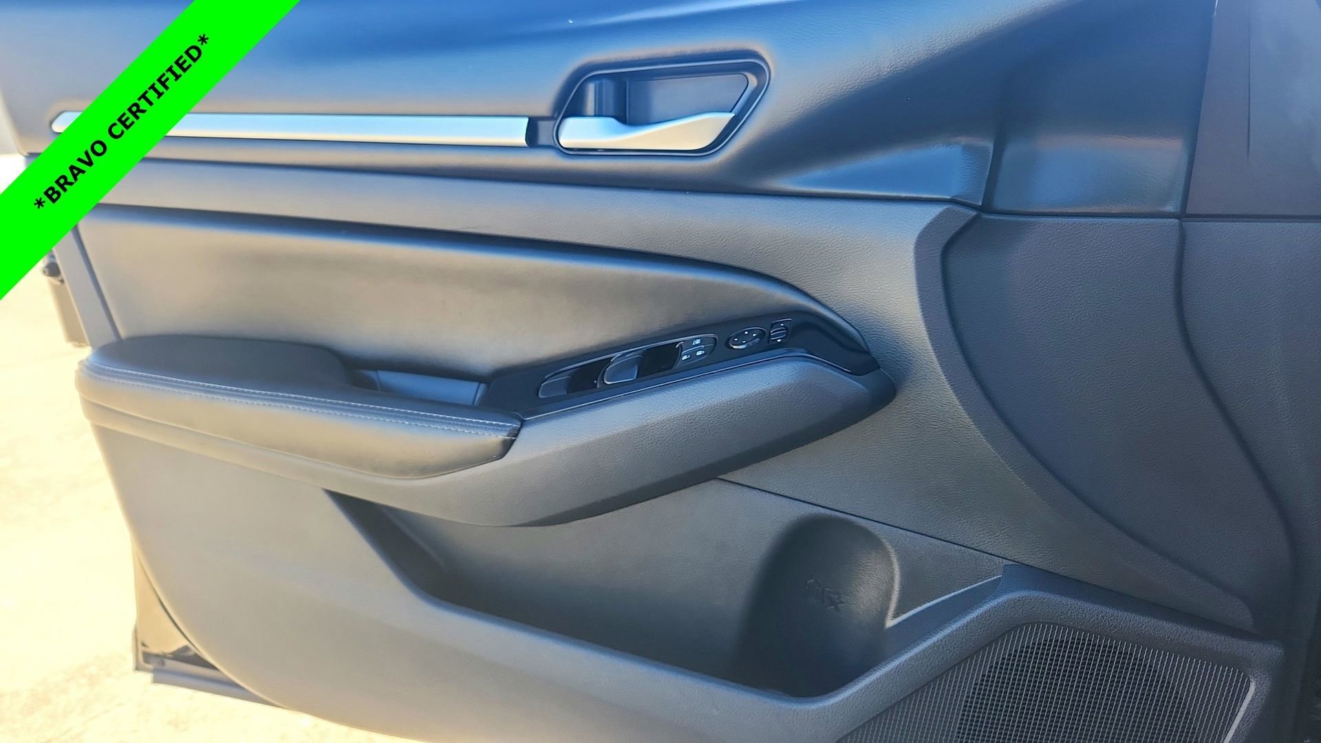 2023 Nissan Altima SV - Photo 21