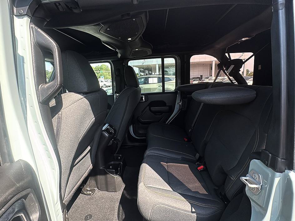Used 2024 Earl Clearcoat Jeep Sport S image 23