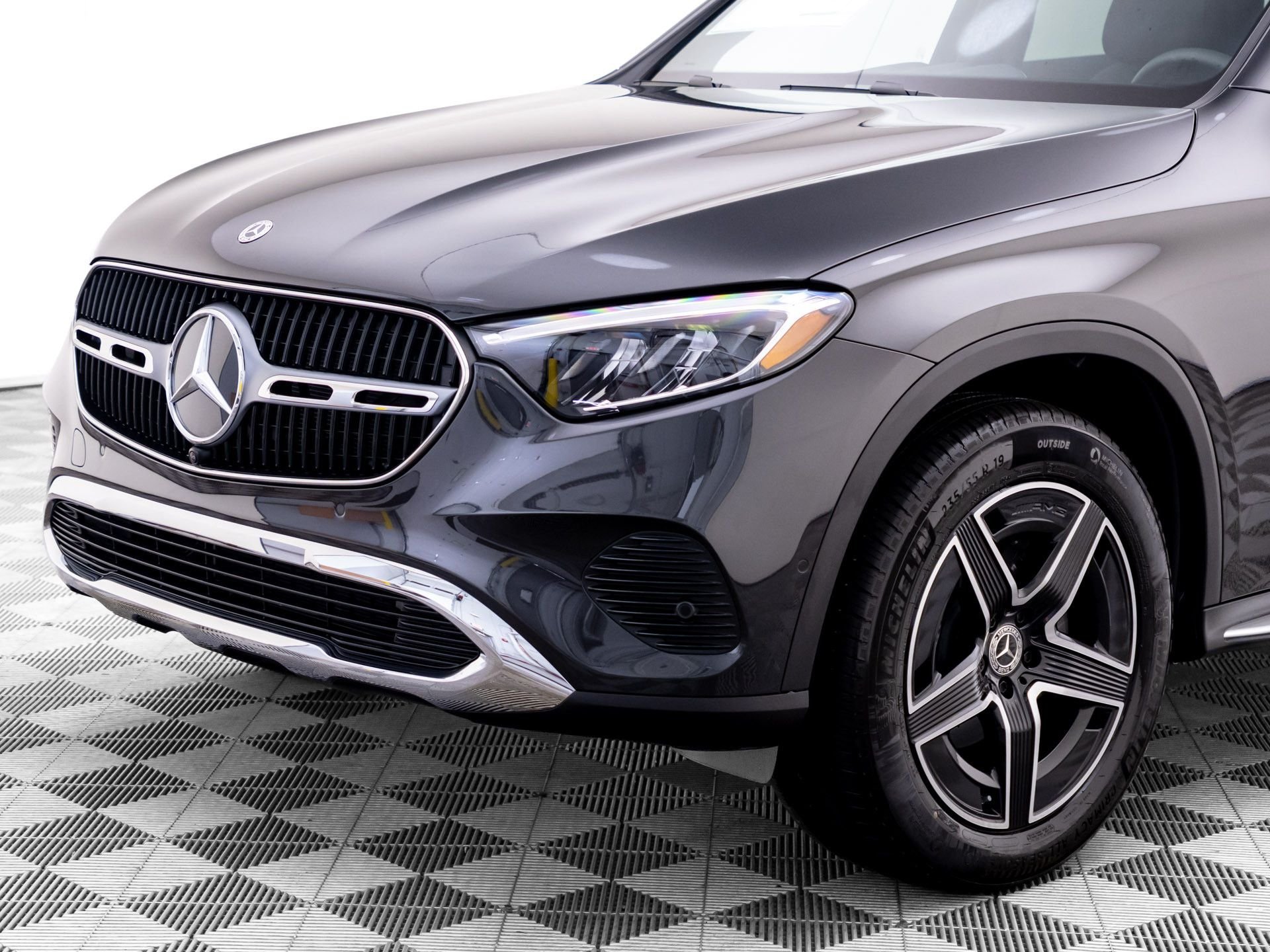 New 2027 Graphite Grey Metallic Mercedes-Benz GLC 300 image 38