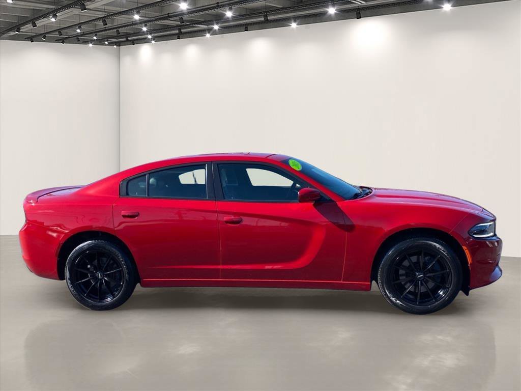 Used 2015 Redline Red Tricoat Pearl Dodge SXT image 8