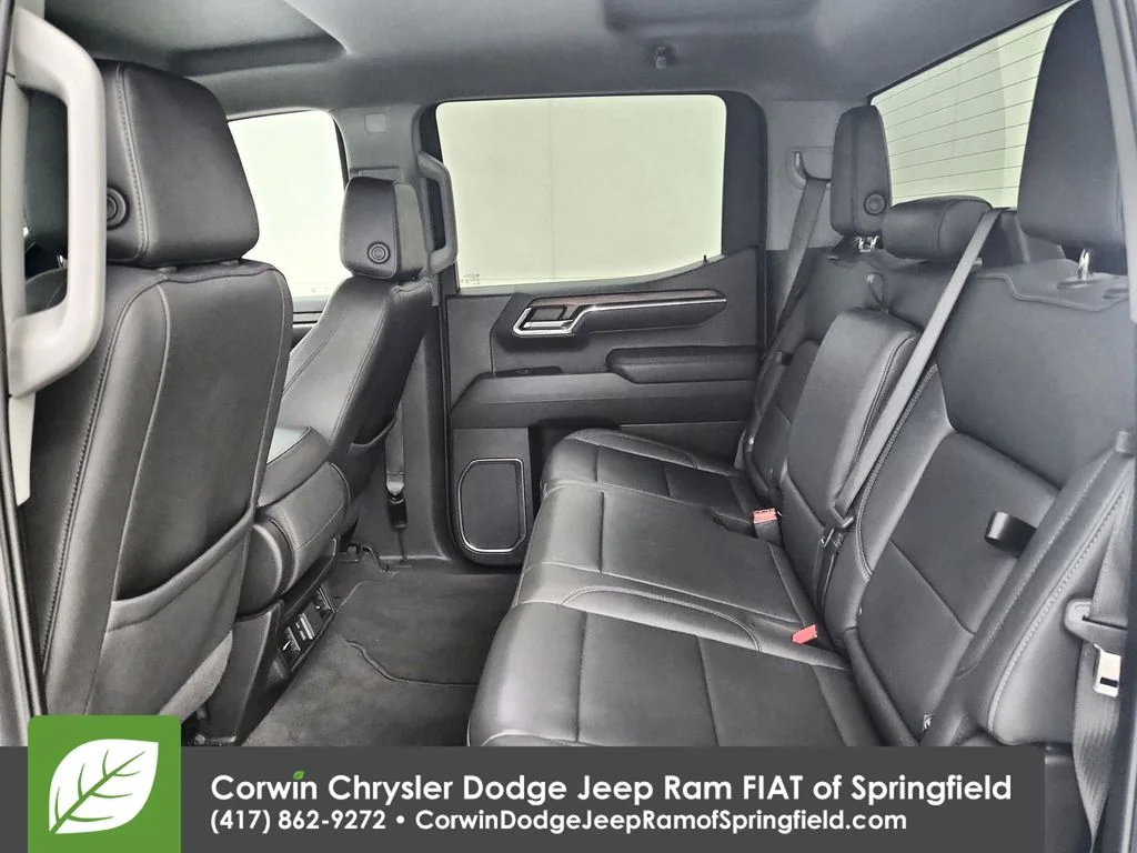 Used 2025 White GMC SLT image 15