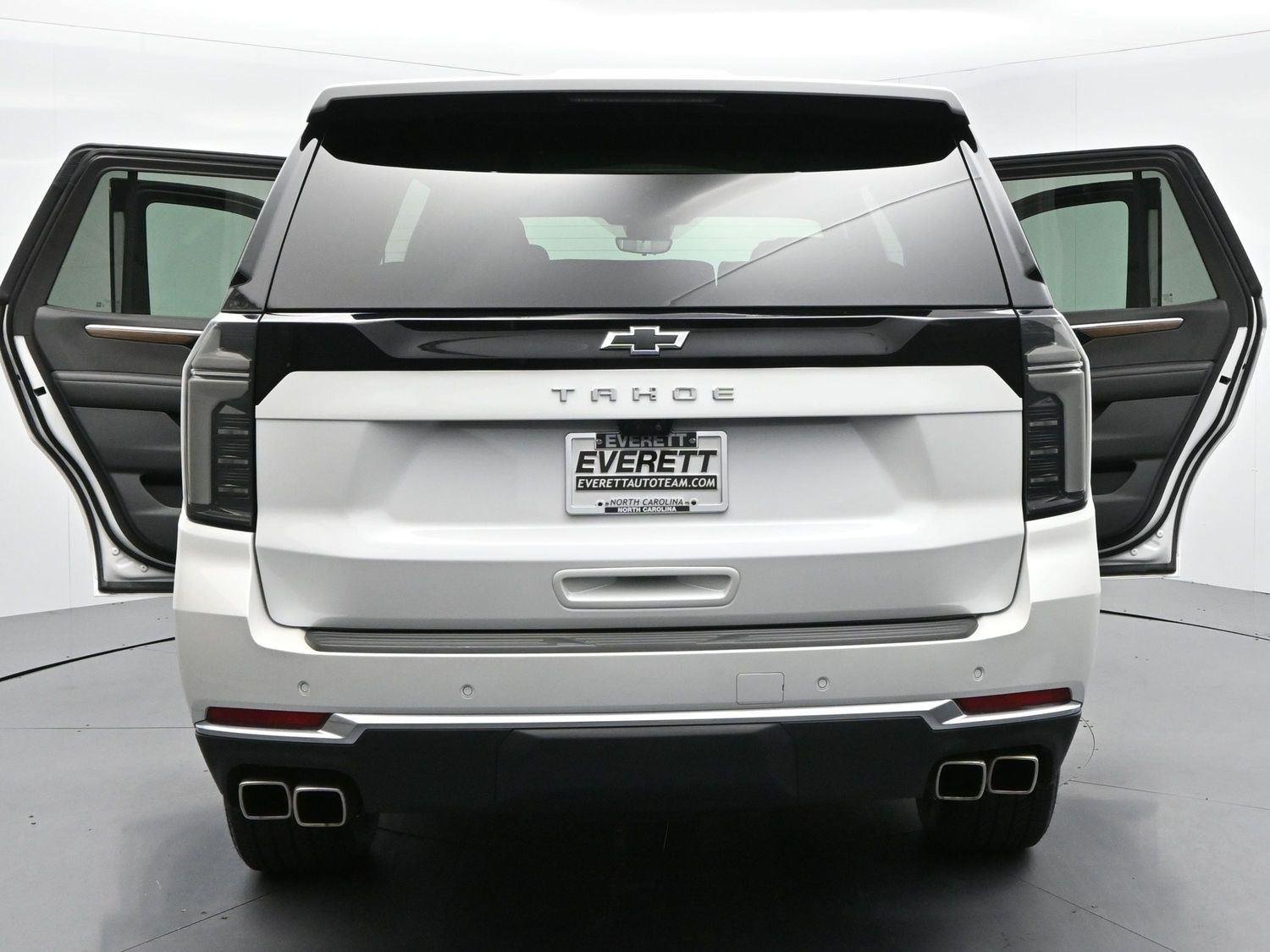Used 2025 Iridescent Pearl Tricoat Chevrolet High Country image 41