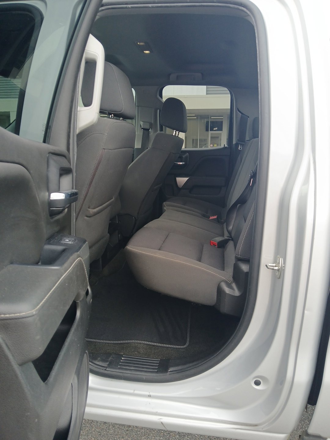 Used 2018 Silver Ice Metallic Chevrolet LT image 11