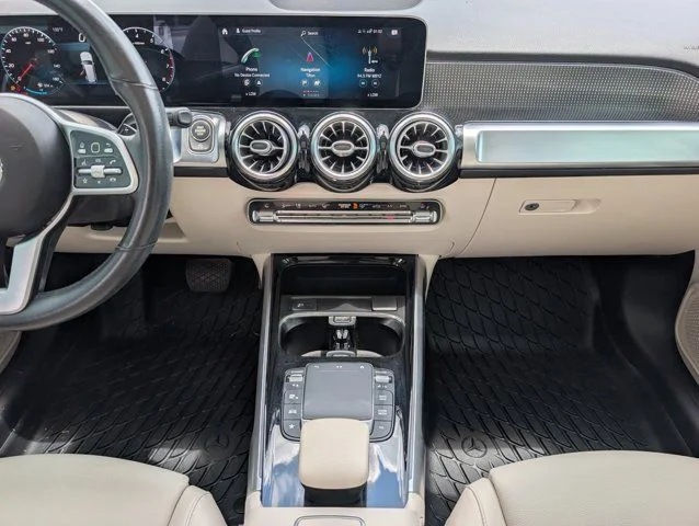 Used 2021  Mercedes-Benz GLB 250 image 7