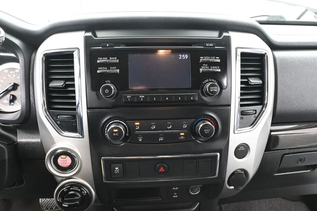 Used 2018 White Nissan SV image 29