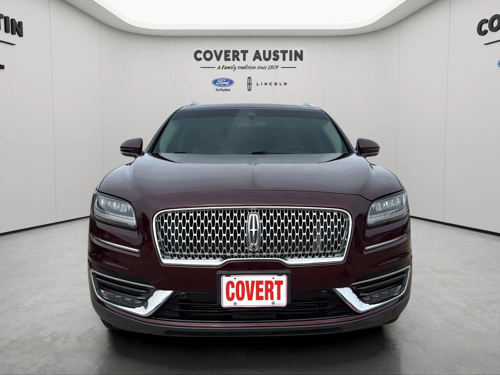 Used 2019 Red Lincoln Reserve image 8