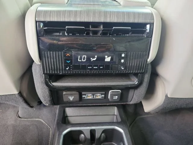 2024 Jeep Wagoneer Series III - Photo 20