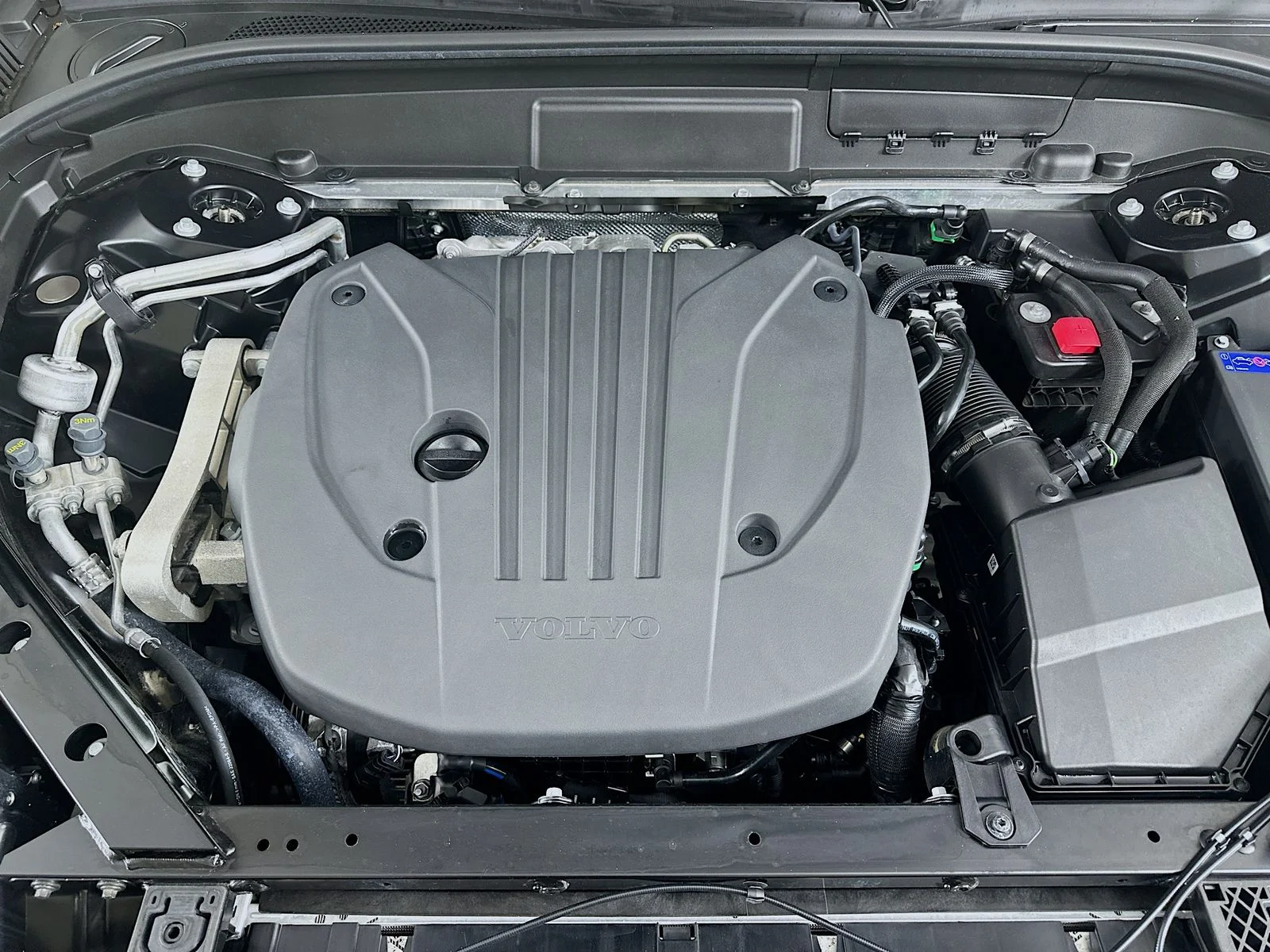 2026 Volvo XC60 Plus - Photo 13