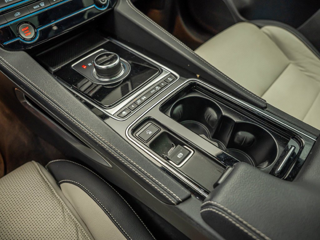 Used 2019 Caesium Blue Metallic Jaguar 30t R-Sport image 28