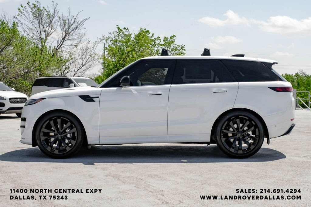 New 2026 Ostuni Pearl Wht Prem Met Land Rover Dynamic SE image 11