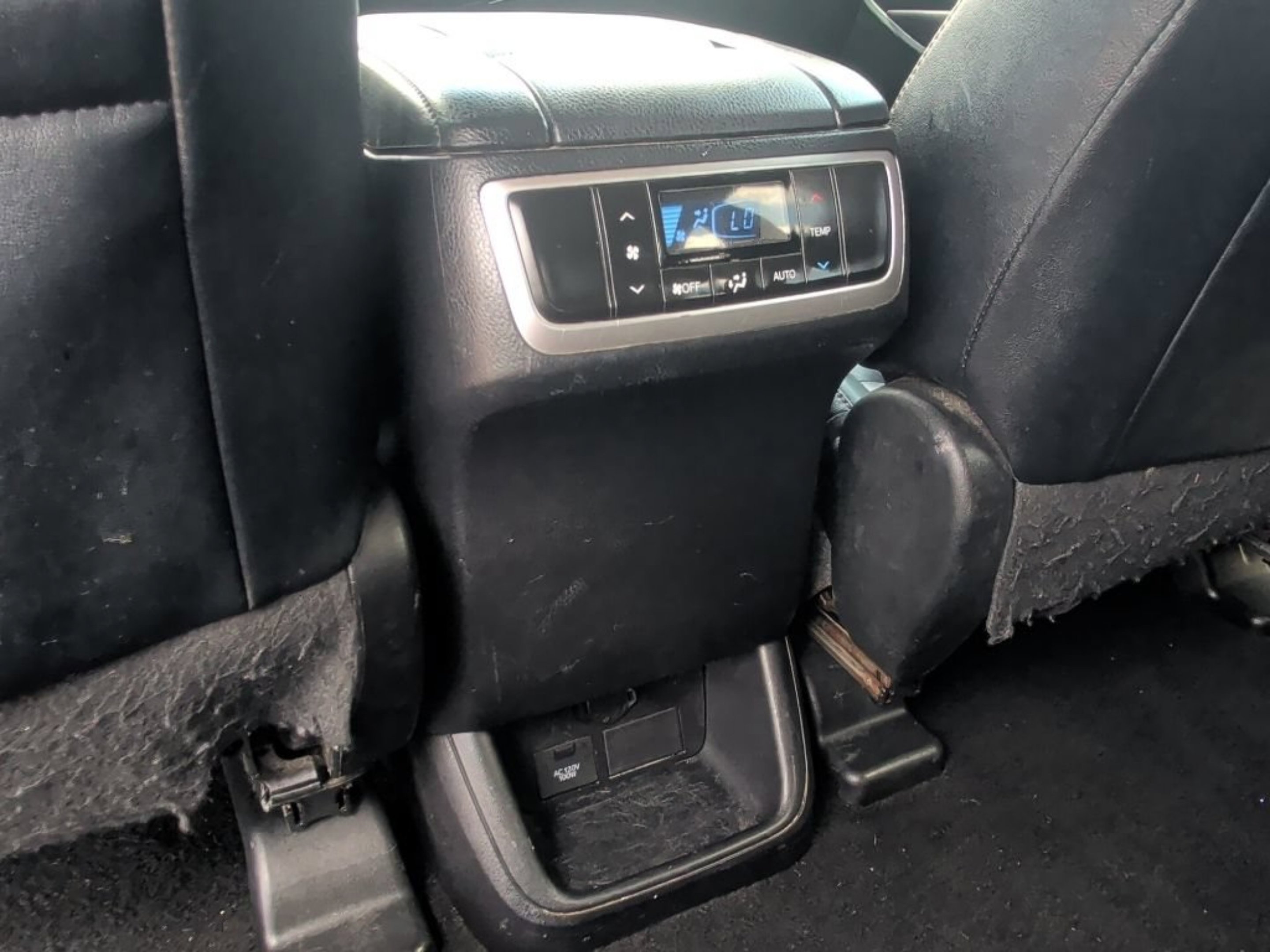 Used 2016 Predawn Gray Mica Toyota XLE image 33