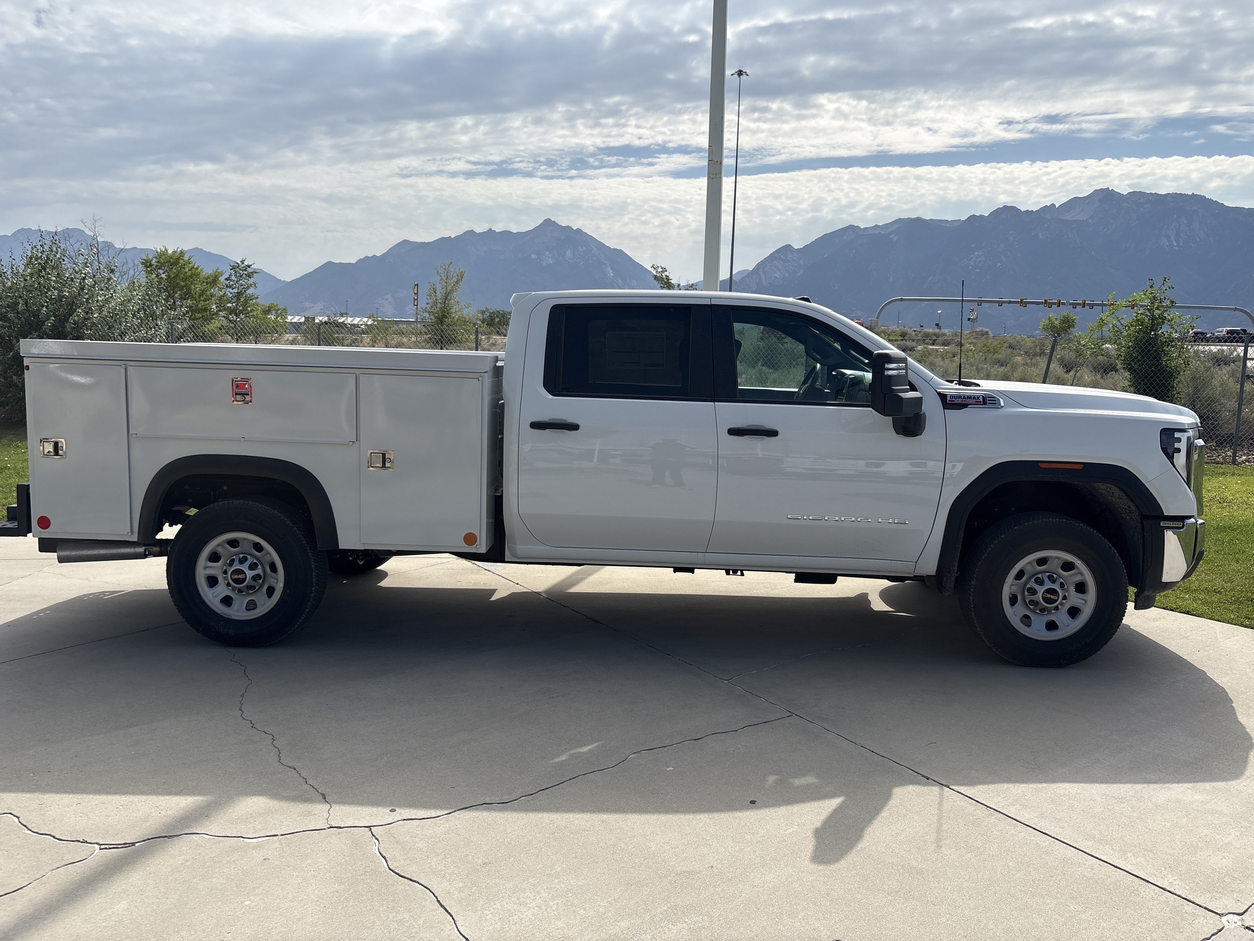 New 2026 Summit White GMC Pro image 7