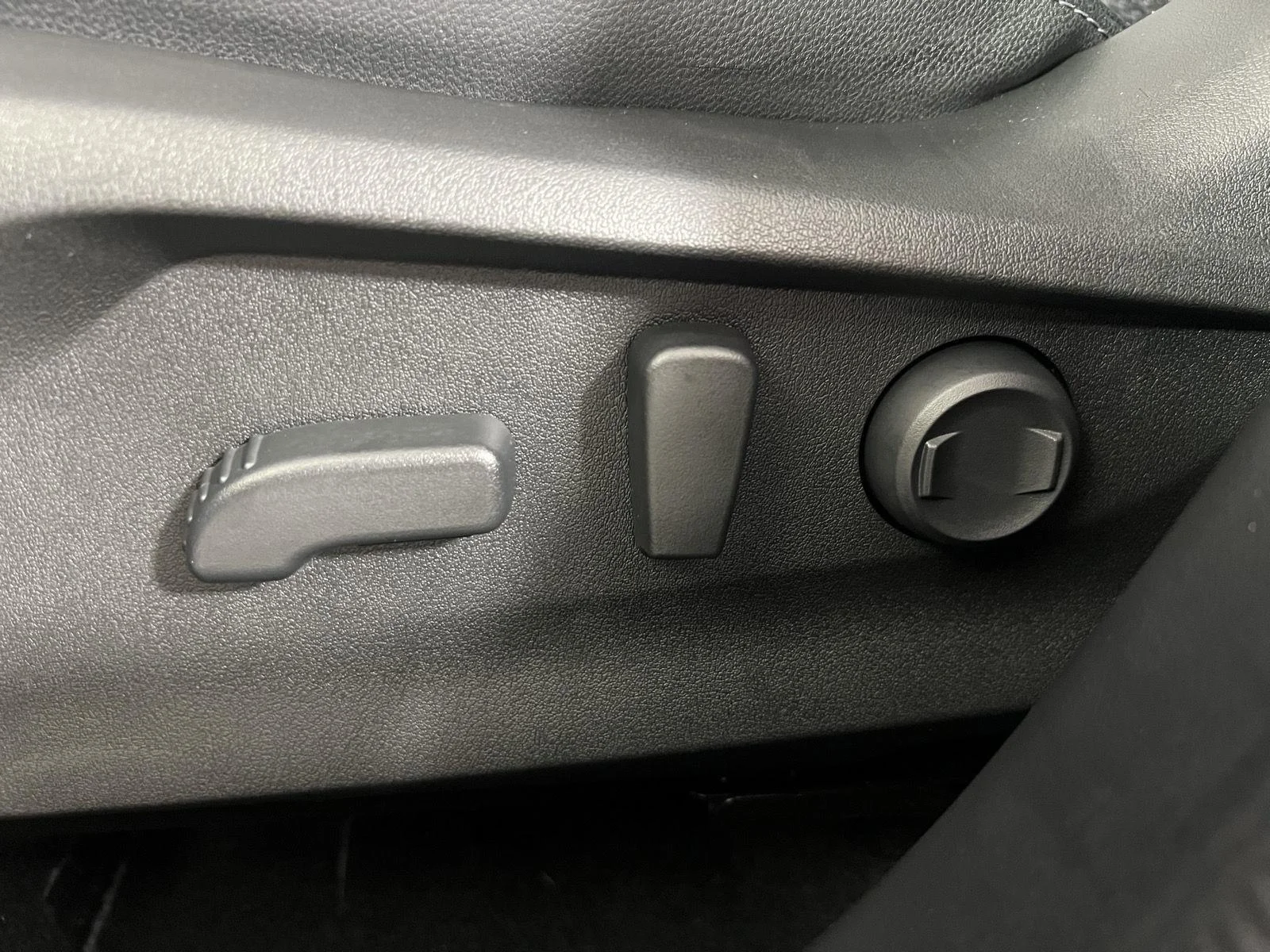 Used 2022 Magnetite Gray Metallic Subaru Premium image 16