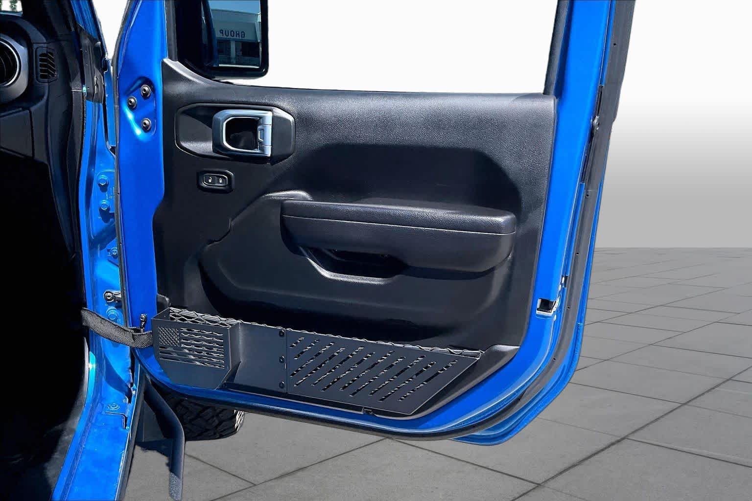 Used 2023 Hydro Blue Pearlcoat Jeep Rubicon image 22