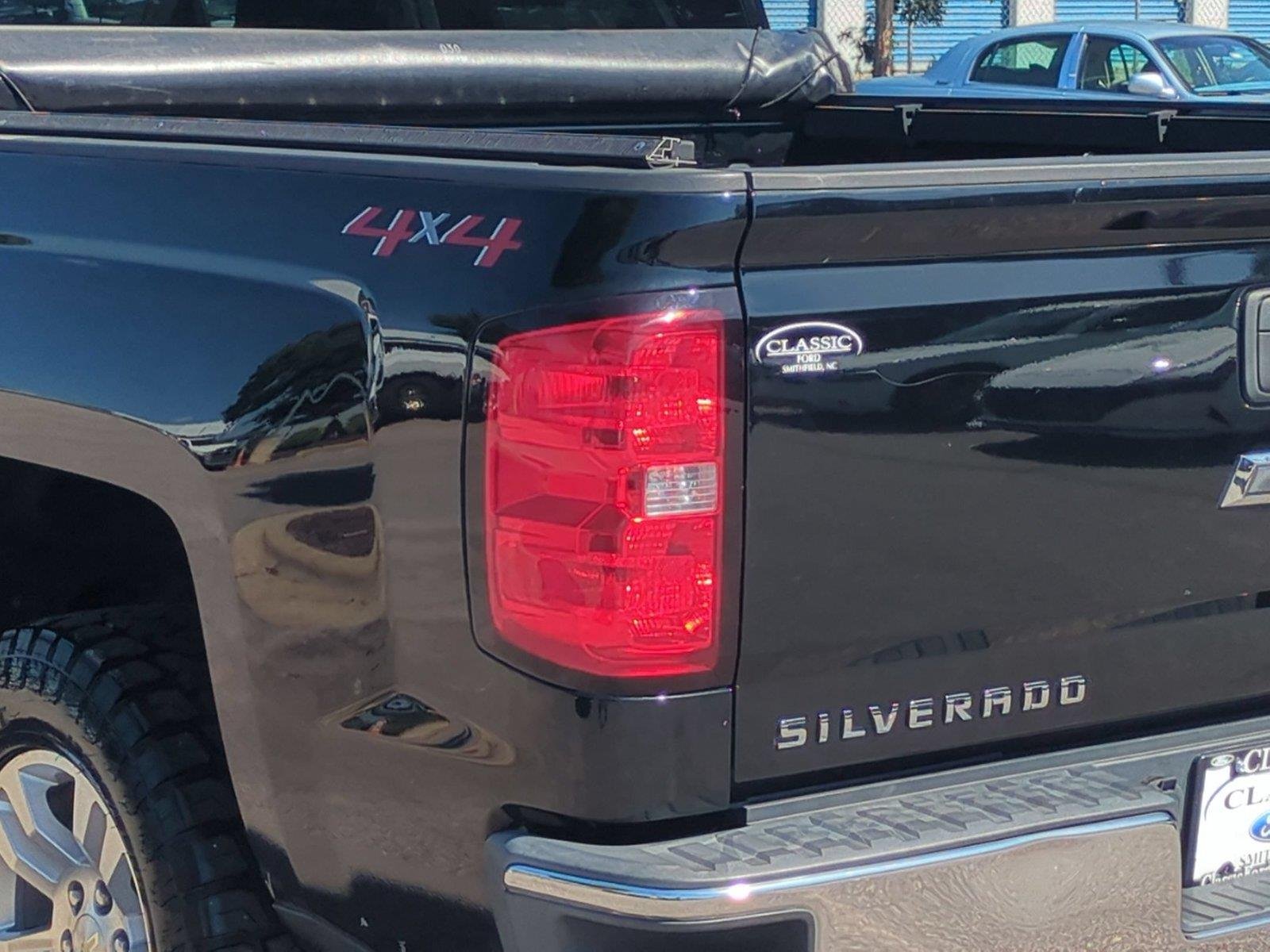 Used 2018 Black Chevrolet LT image 11