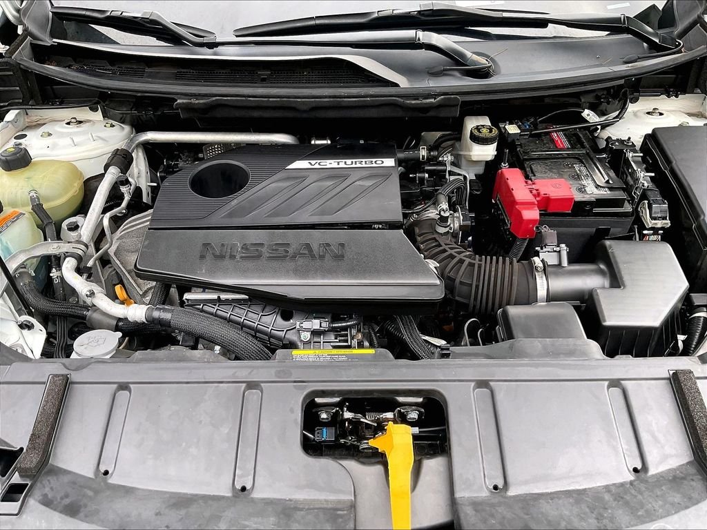 Used 2023 Pearl White Tricoat/Super Black Nissan SL image 35