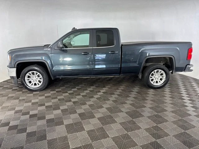 Used 2017 Gray GMC SLE image 10