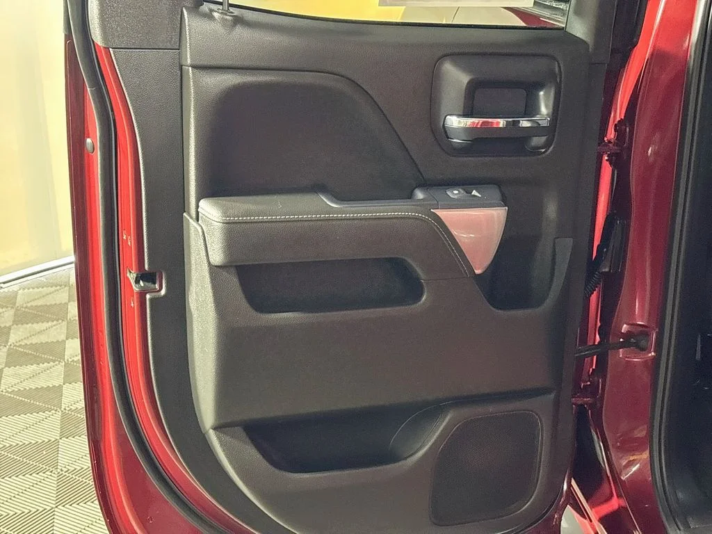 Used 2014 Red Chevrolet LT image 18