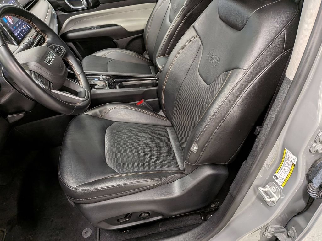 Used 2022 Gray Jeep Limited image 20