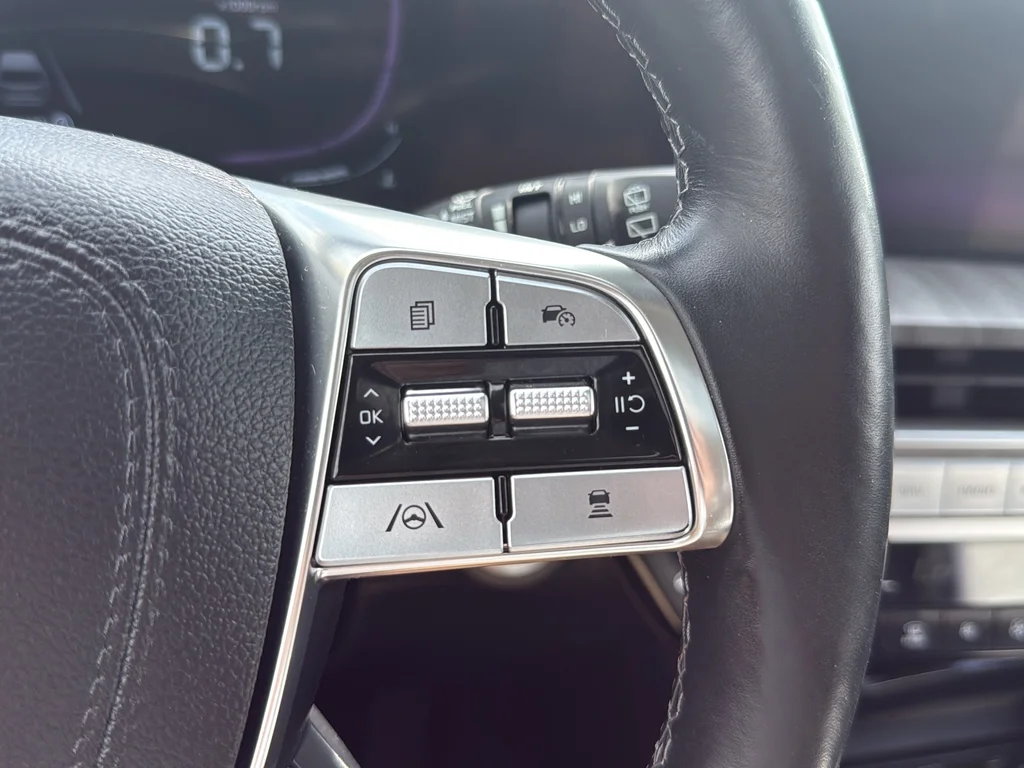 Used 2023 Gray Kia EX image 17