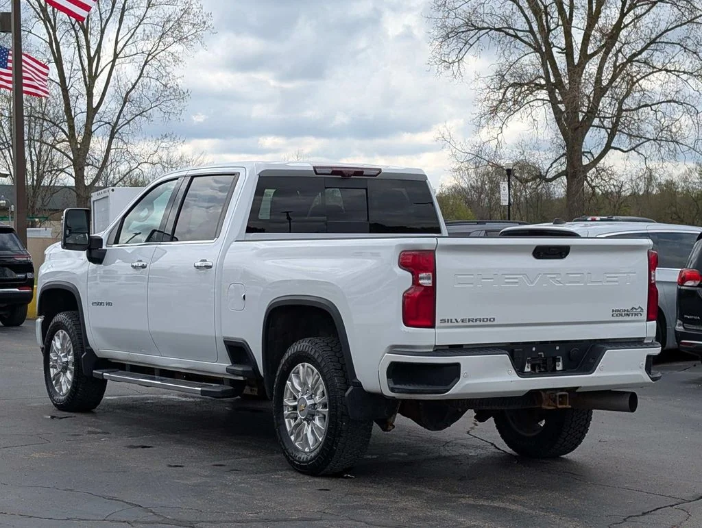 Used 2021 White Chevrolet High Country image 11