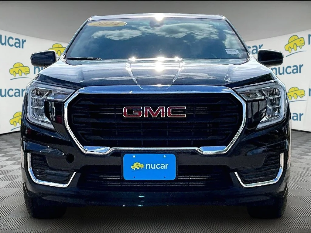 Used 2024 Black GMC SLE image 2