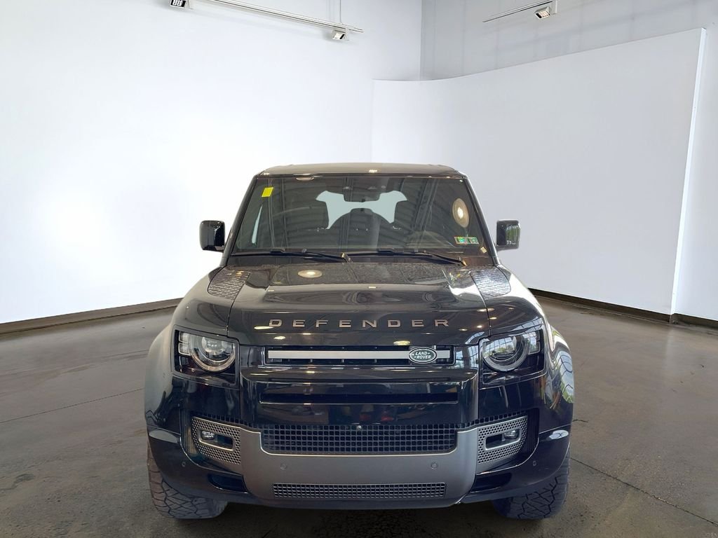 Used 2023 Santorini Black Metallic Land Rover V8 image 2