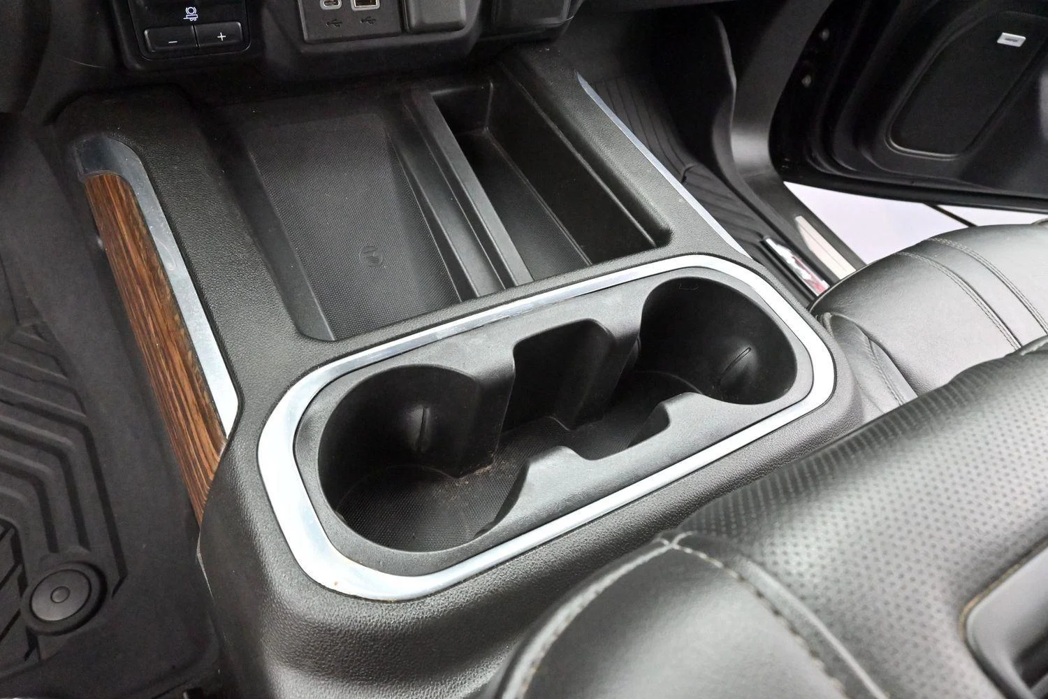 Used 2021 Black Chevrolet High Country image 19