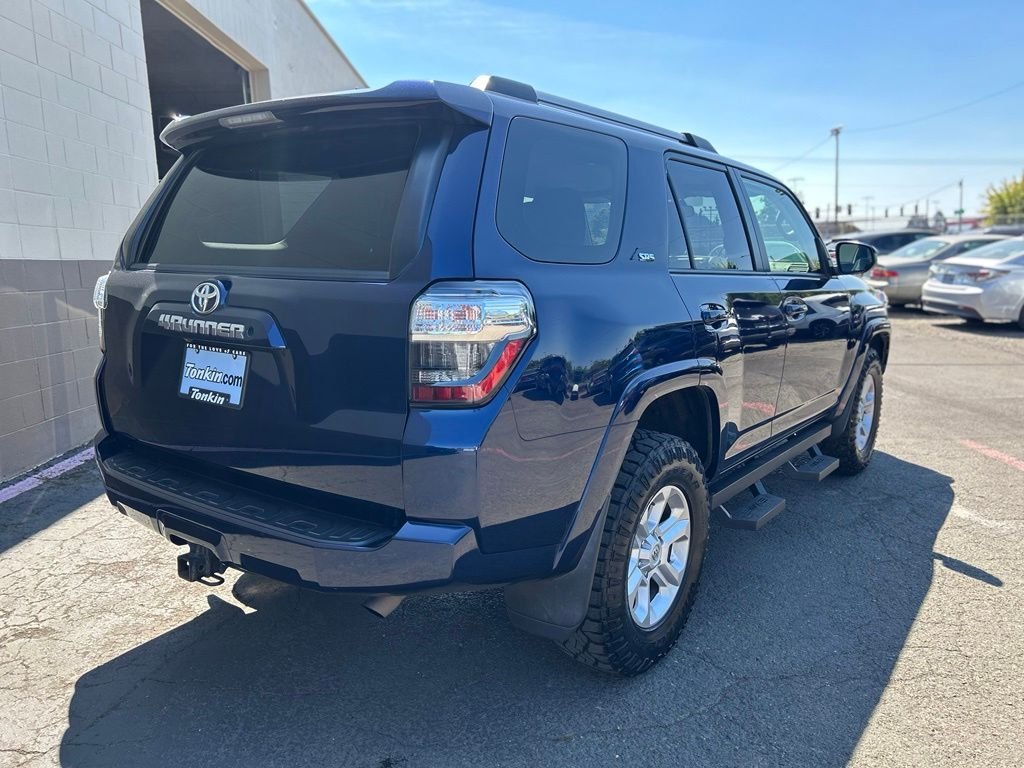Used 2019 Nautical Blue Metallic Toyota SR5 image 5